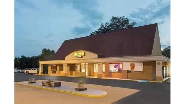 Super 8 by Wyndham Asheville Airport