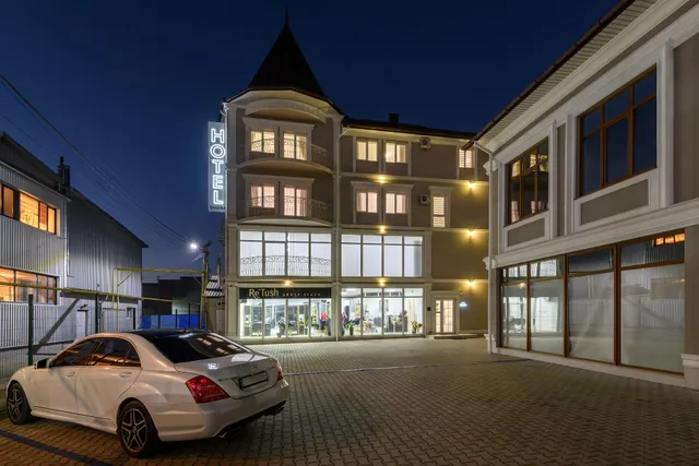 SAGORA Hotel | Готель в Чернівцях