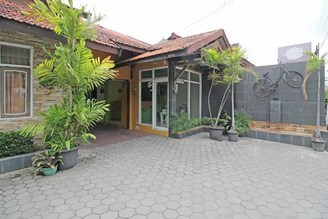 RedDoorz near Pojok Beteng Prawirotaman