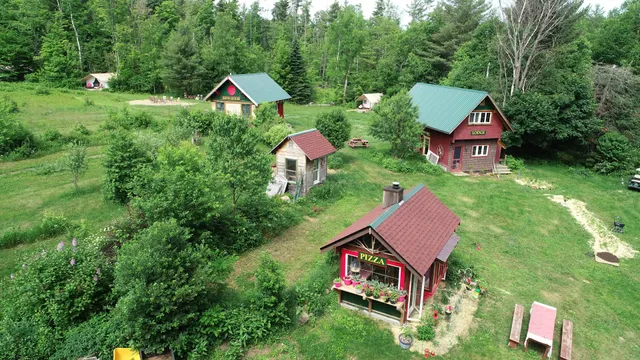 North River Hobby Farm Cabin and Glamping Rentals