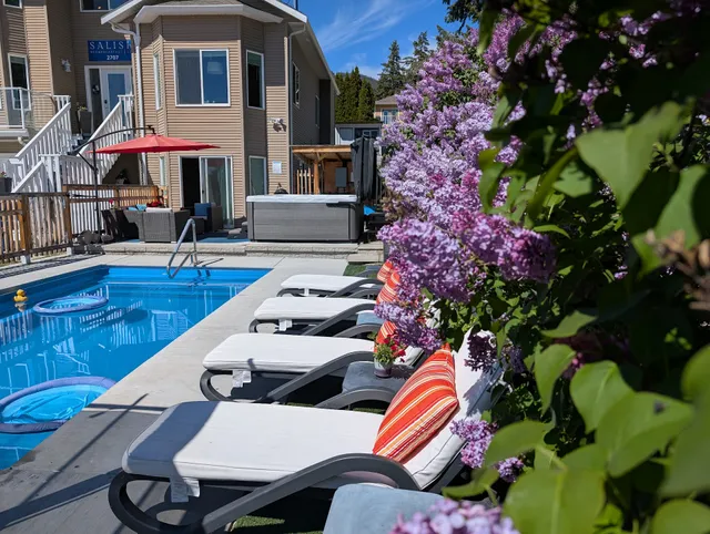 Salish Bed & Breakfast and Spa