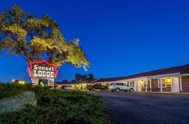 Sunset Lodge