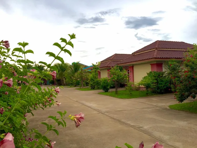 โรงแรมนาธิป รีสอร์ท