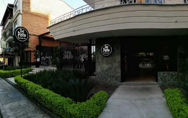 Del Patio Bar