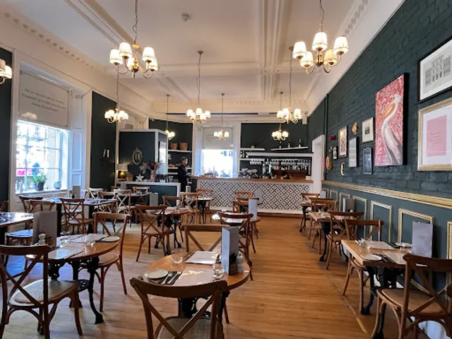 Le Bistrot - French Restaurant