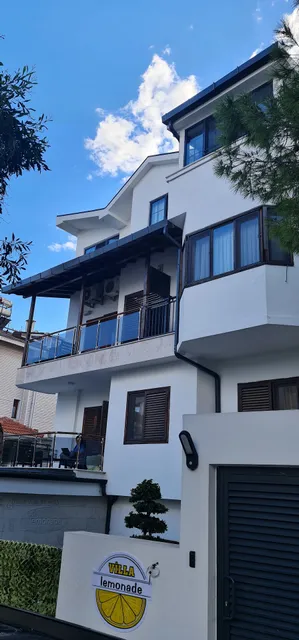 Villa Lemonade Suites