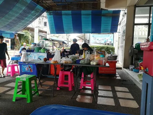 ร้านข้าวพี่หวาน