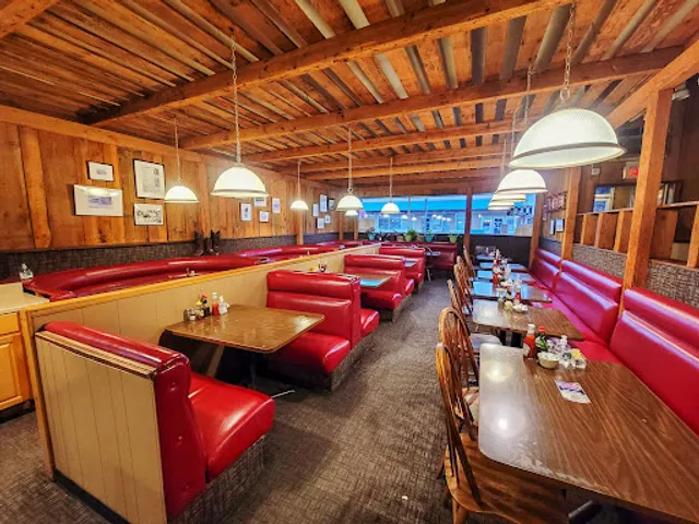 Cedar's Restaurant & Lounge