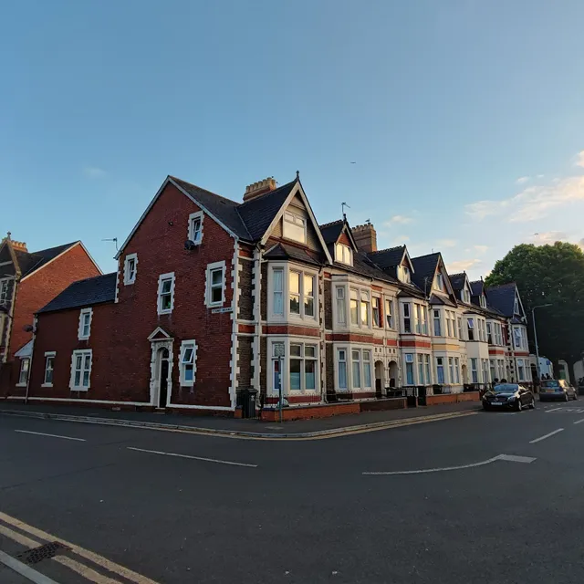 Lower Cathedral Road Apartment