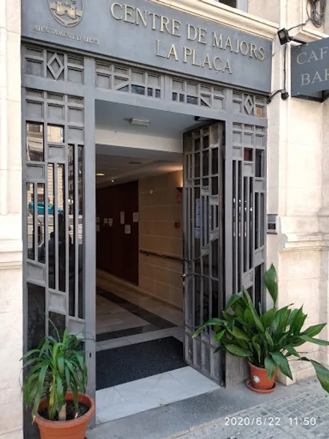 Bar-Cafeteria Centro de Mayores "La Plaza"