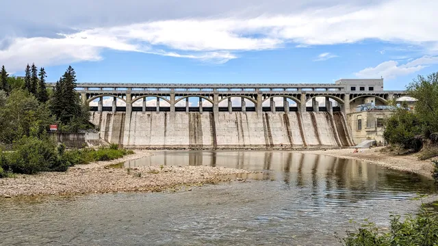 Glenmore Dam Off Leash Dog Park
