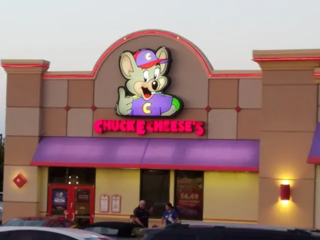 Chuck E. Cheese