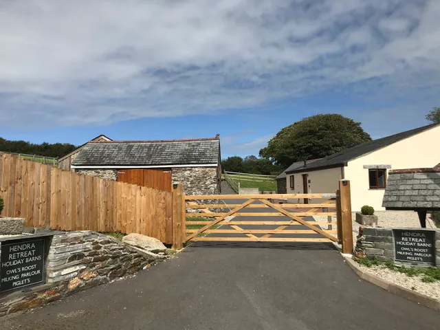 Hendra Retreat Holiday Barns