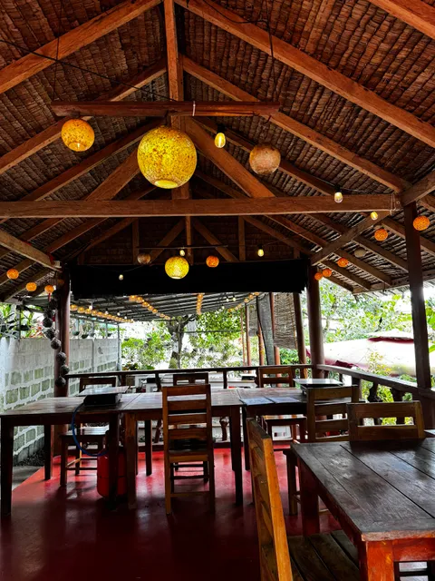 Quatros Samgyupsal House and Cafe