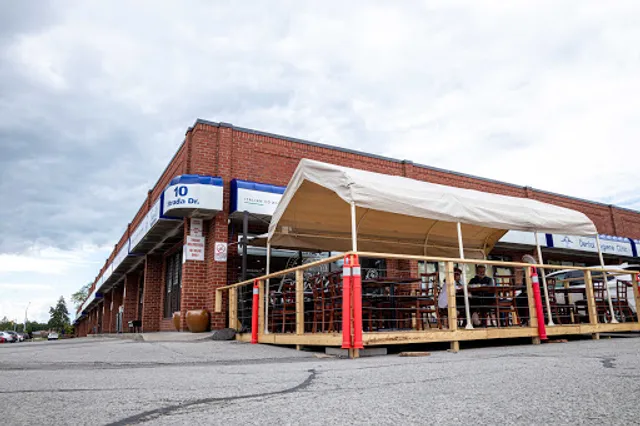 Lumina Bistro-Restaurant (formerly Frank’s Place)