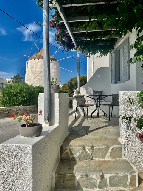 Santanna White Houses