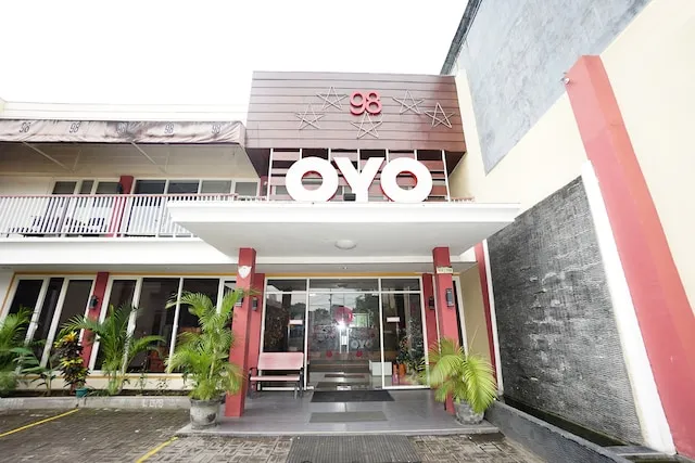 Hotel O Siwalankerto Near Surabaya Carnival