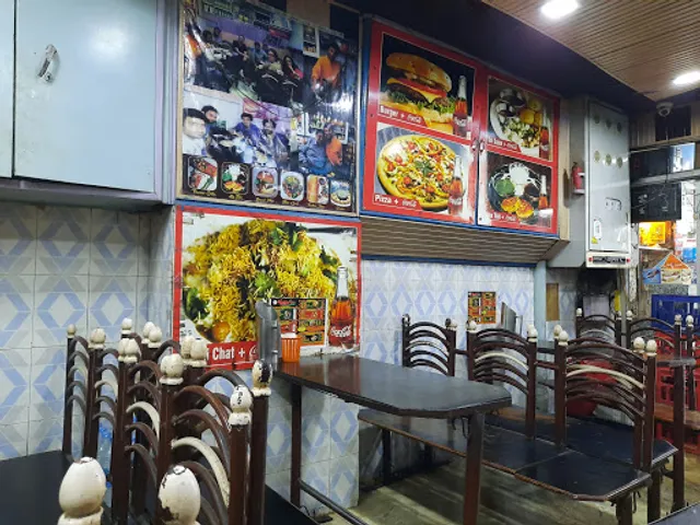 Mathura Ki Special Chat