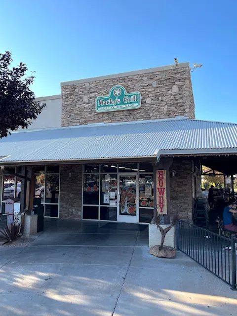 Macky's Grill