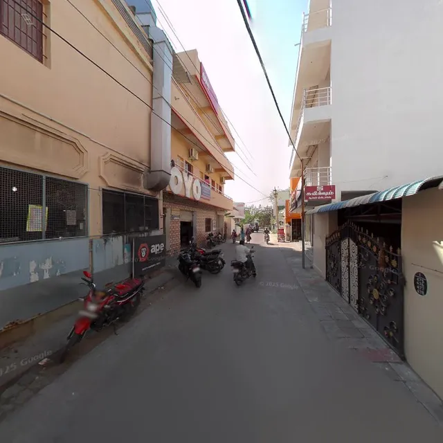 OYO 47925 Mathis Residency