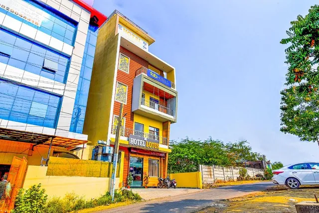 FabHotel Lotus By Fab Hiran Magri Sec 8