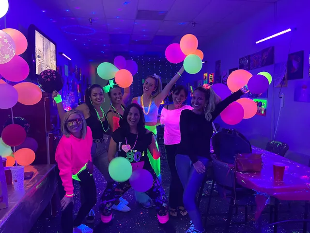 PArtyVilla Studio, Kids Birthday Parties, Art Classes, Events, Sip, Paint & Glow in Cape Coral