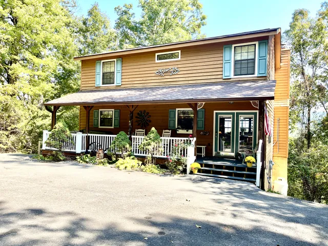 Tiffany Ridge Vacation Cabin