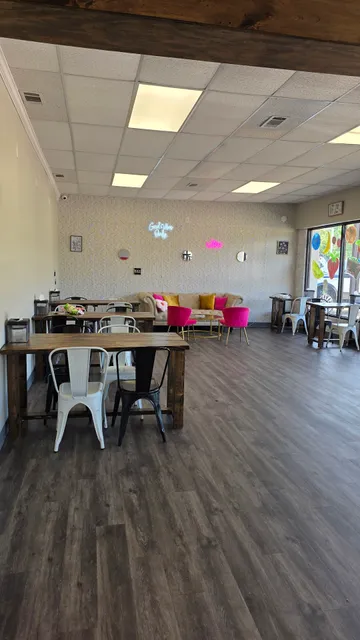 Happy Eats & Acai Bar, Grenada