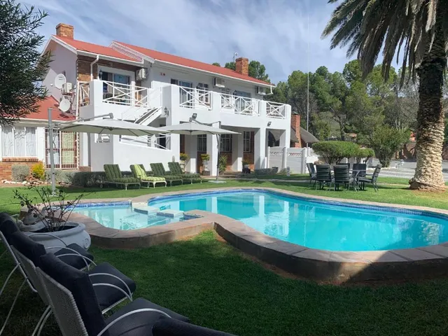 Victoria Oaks Guest House