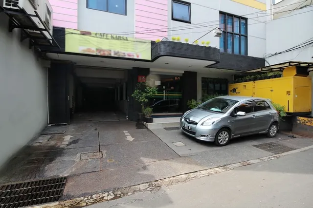 Airy Thamrin Kebon Kacang Empat 12 Jakarta