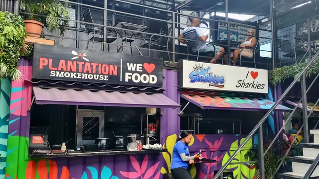 Di Lot Restaurant & Bar