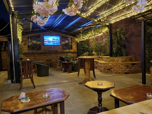 An Poitín Still Bar, Restaurant & Accommodation