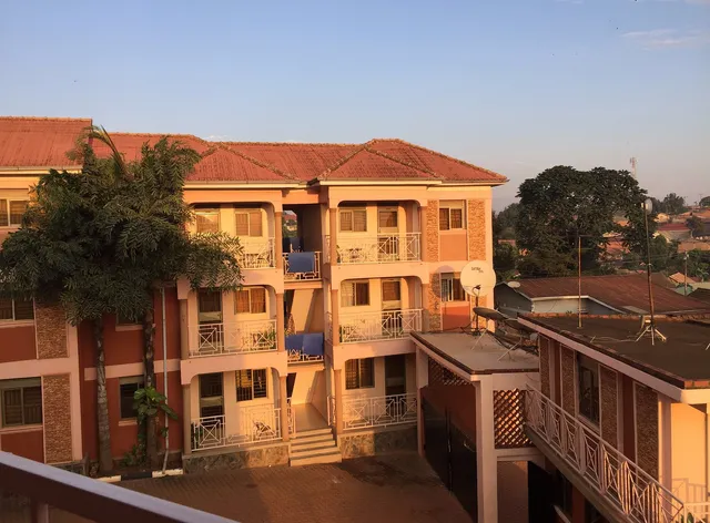 Bulondo's Apartrments Hotel