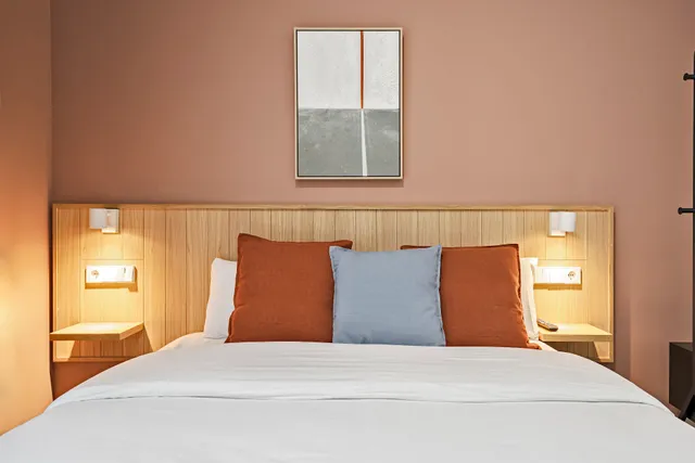 Vallecas Suites by Olala Homes