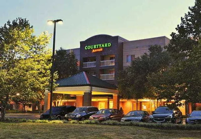 Courtyard by Marriott Edison Woodbridge