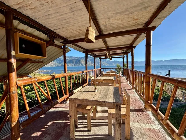 Luna y Sol Atitlán | Co-living y Restaurante Vegetariano