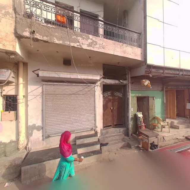 Shama Chicken Corner