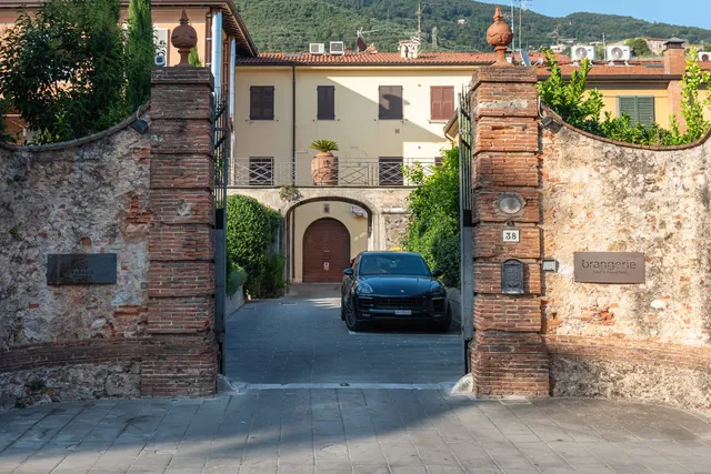Orangerie Pietrasanta