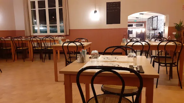 Restaurant, Le troisième ligne