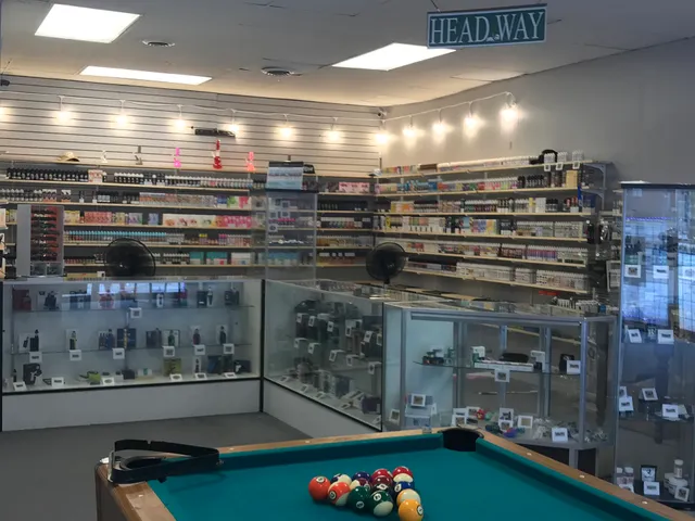 Headway head shop Cochran