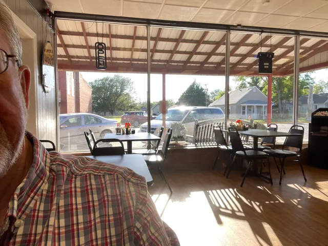 JR'S BrickHouse Diner