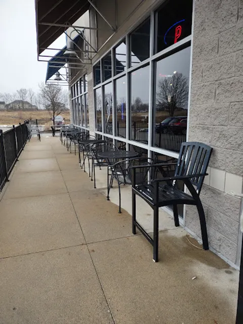 Flashbacks Family Bar & Grille