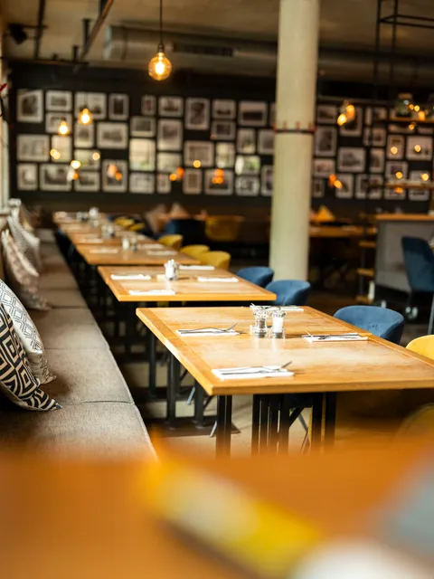 XL Restaurant Grill & Bar