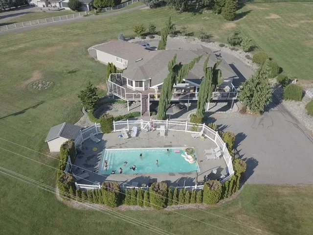 La Via Bella Retreat by the Lake