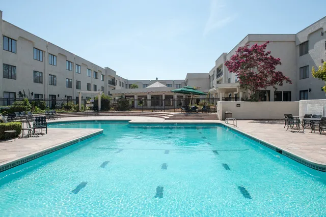 Ontario Gateway Hotel