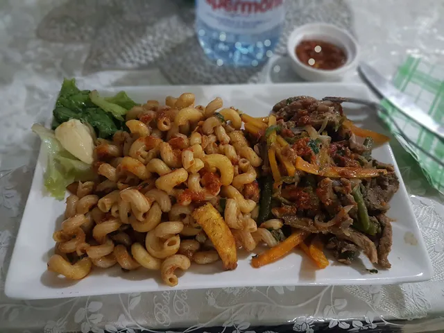 A LA TABLE DU ROI, Efoulan Yaoundé