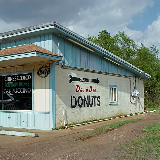 Deedee Donuts