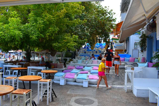 Jasmine All-Day Spritzeria – Specialty Coffee & Sunset Spritz in Skiathos