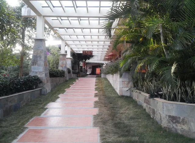 Yulinmen Hotspring Holiday Resort