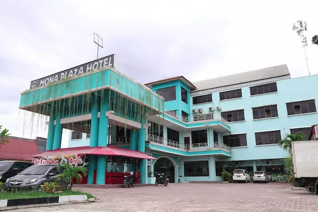 OYO 742 Mona Plaza Hotel